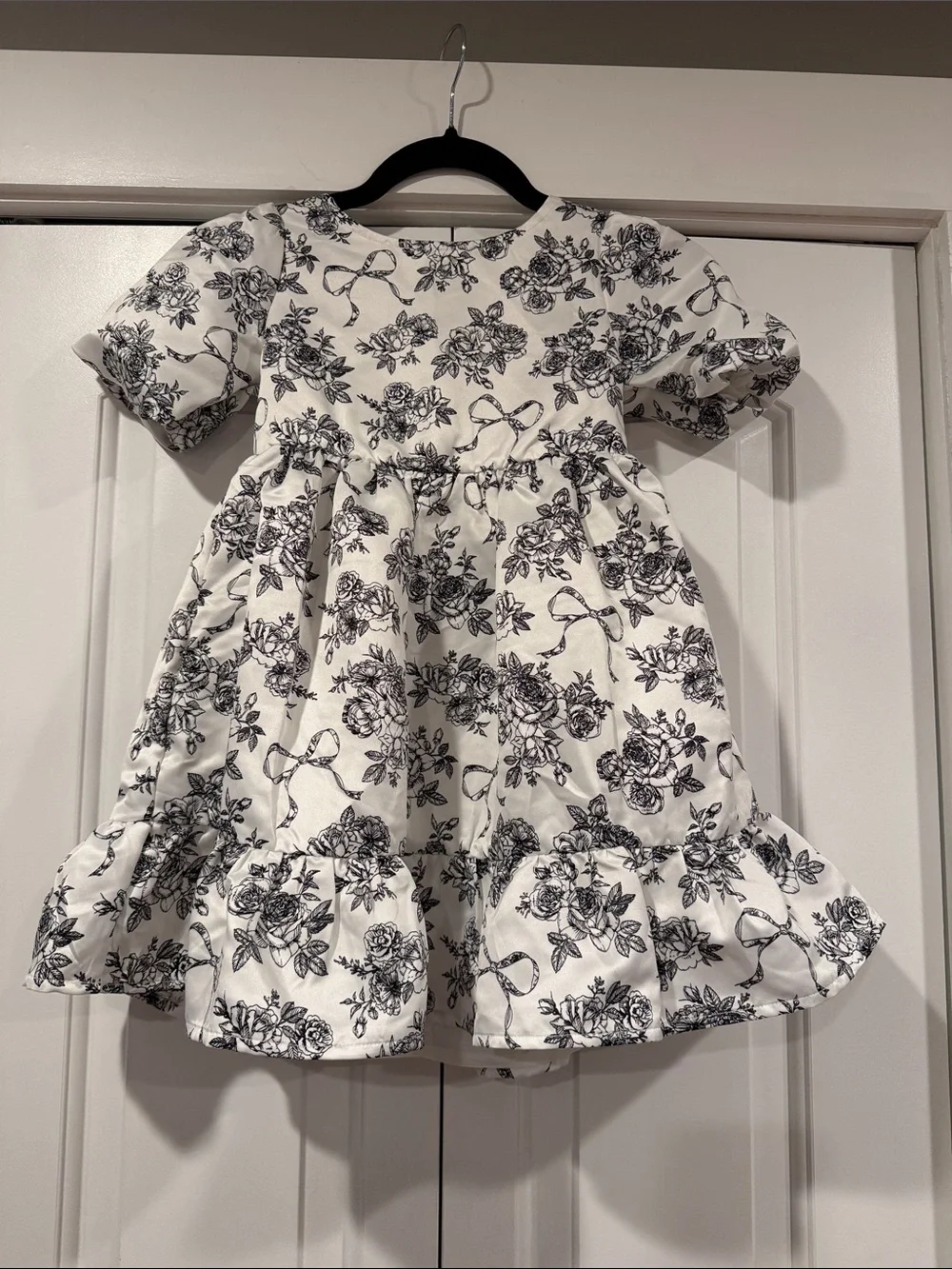 Gymboree Girls Floral Heart Cut Out Satin Ruffle Dress - Petit Paris - White 7